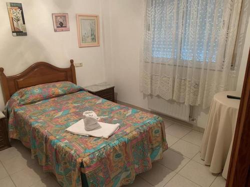 Room in Guest room - Hostal restaurante Seoane