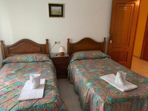 Room in Guest room - Hostal restaurante Seoane