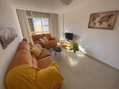 Spacious, sunny apartment in Blanes close to the center and the beach