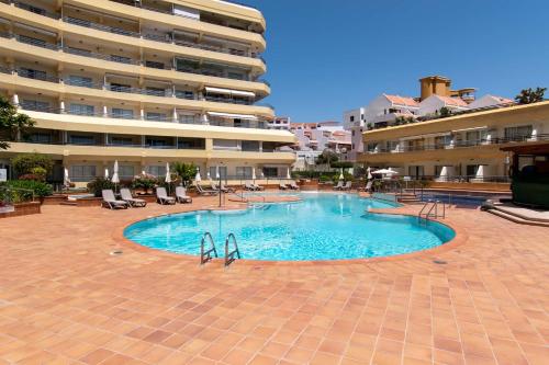 Santa Maria 105 - Two Bed with sea views