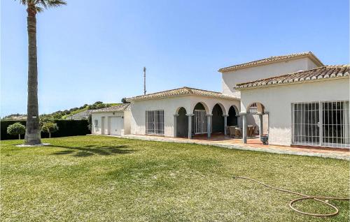 Six-Bedroom Holiday Home in Las Lagunas de Mijas