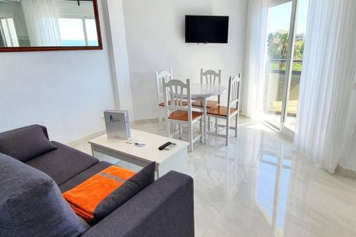 Skol 521. Fantastic Studio On The Beachfront For Holiday Rental.