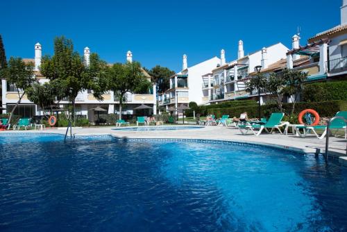 Spacious flat with pool in Marbella