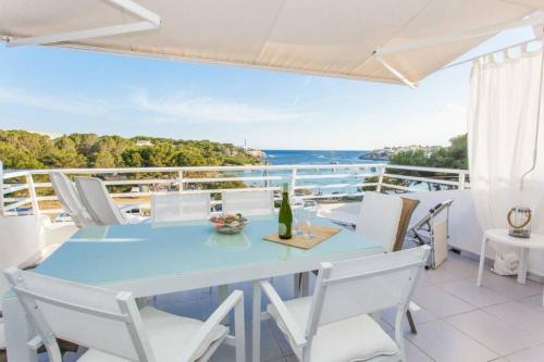 Spectacular views beside the beach. Portocolom