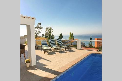 34-Spectacular villa with stunning views in Torreblanca, Fuengirola!