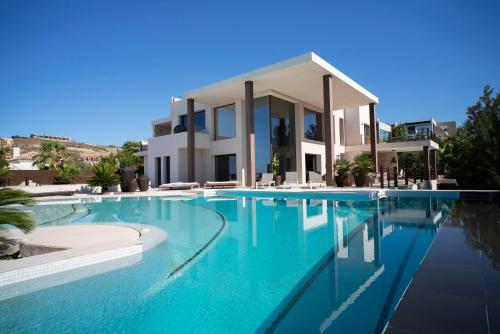 Stunning 9 bedroom villa with sea views