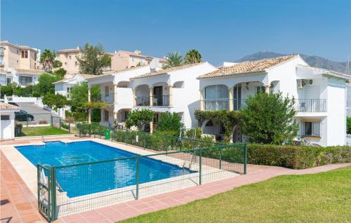 Stunning apartment in Fuengirola with Outdoor swimming pool, WiFi and 2 Bedrooms