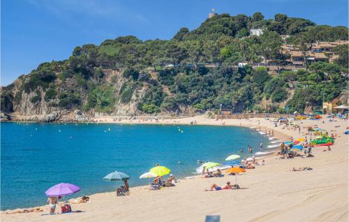 Stunning apartment in Lloret de Mar with WiFi and 2 Bedrooms