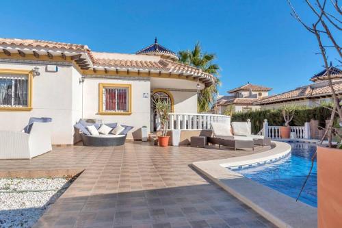 Stunning five bedroom Villa with fabulous swimming pool.