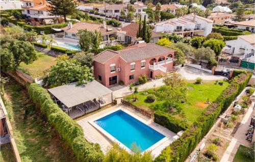 Stunning home in Alhaurin de la Torre with Outdoor swimming pool, WiFi and 3 Bedrooms