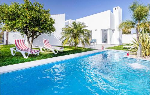 Stunning home in Conil de la Frontera w/ Internet, Outdoor swimming pool and 3 Bedrooms