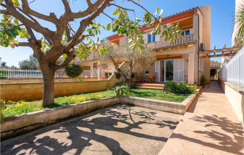 Stunning home in Port d Alcúdia with WiFi and 4 Bedrooms