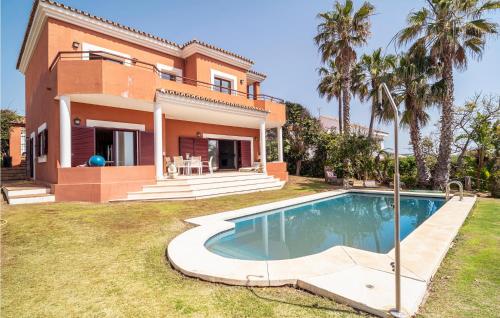 Stunning home in San Roque with WiFi, Outdoor swimming pool and 3 Bedrooms