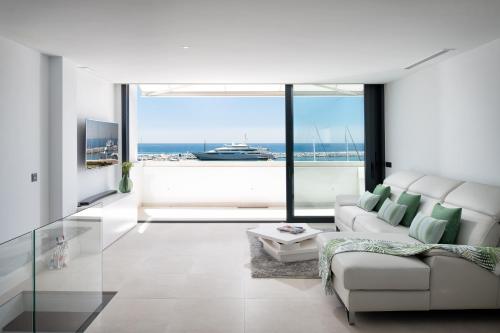 Stunning Puerto Banús Duplex with Marina Views