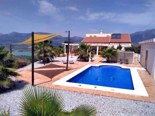 Stunning villa in La Viñuela with saltwater swimming pool