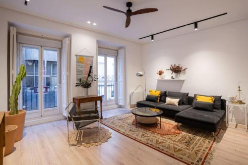 Stylish 2 Bedroom Apartment in the Heart of Madrid
