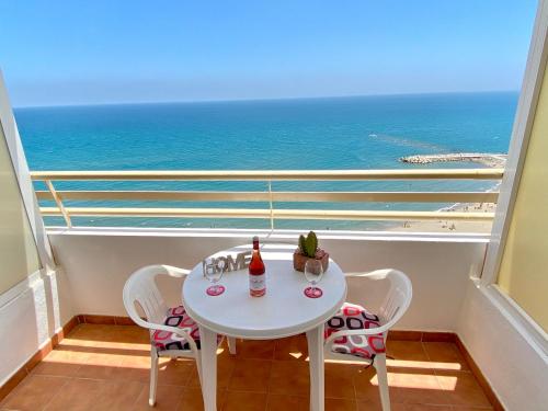 Stylish Fuengirola Studio with Panoramic Sea View