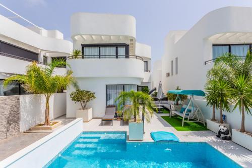 Stylish Villa 2018,Pool,3b.R.Wifi,Netflix