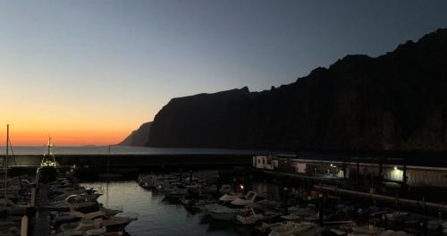 Summertime Sunset Los Gigantes