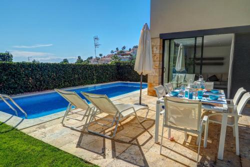 Sunny House with private pool by Hello Homes Sitges