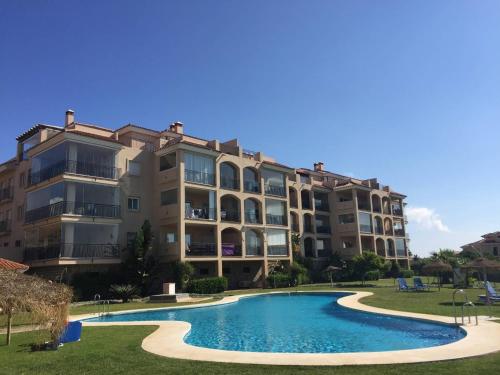 Sunny, Quiet And Spacious Apartment Nearby The Sea