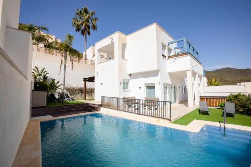 Sunny Villa with garden and salt water pool