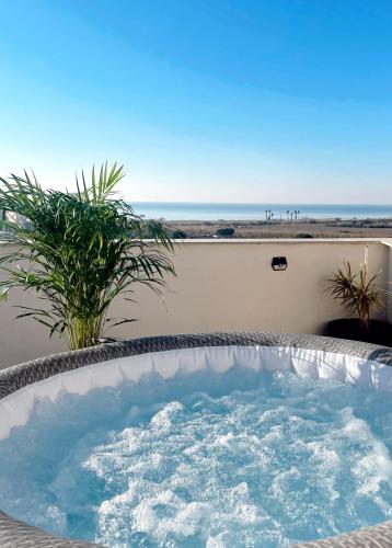 Sunset Deluxe con jacuzzi, piscina y barbacoa