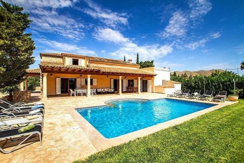 Superb 5 bedroom villa, Pollensa, Special Prices Hire Car for Guests