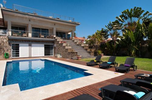 Superb Family Villa in Sonnenland for 12