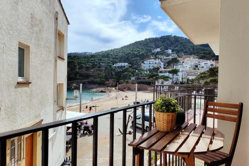 Spacious Seafront Apartment on the Boulevard - beach views- Tamariu Beach 1