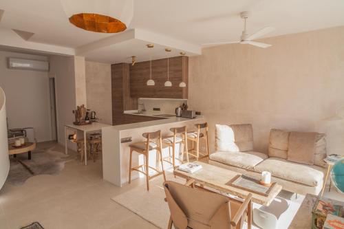 Tarifa Cozy House - Luxurious Townhouse near the Beach