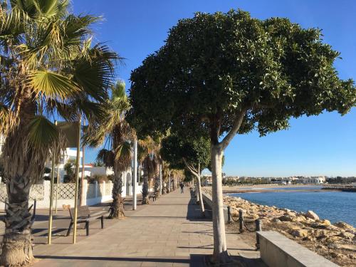 Terrasse vue mer a 20m plage Cambrils. Locamar Apt Lourdes