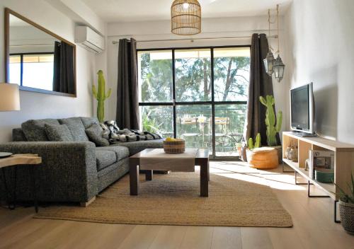 The Boho-Chic Oasis, Lovely City Center Apartment