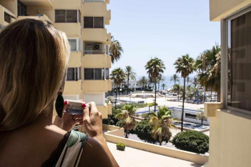 The Port estudio en el Puerto Deportivo de Marbella en 1ª línea de playa