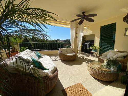 Comfortable penthouse first line Golf Torrequebrada