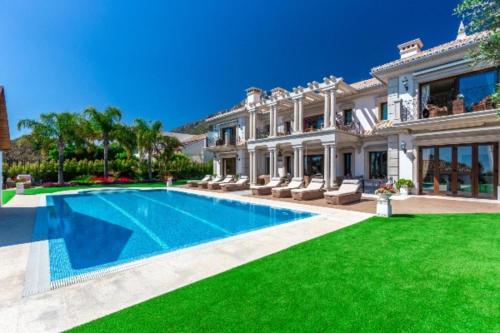 Top Quality Villa Sierra Blanca The Most Disirable Area On The Golden Mile Marbella