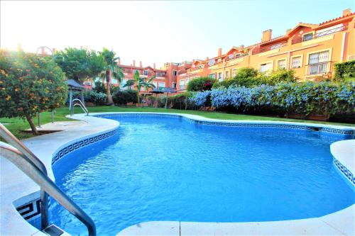 Apartamento Torremolinos - A 600m De La Playa De La Carihuela - Piscina - Parking Gratis - Excelente Conexión Wifi