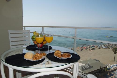 Almar, Torremolinos Beachfront By Alohamálaga