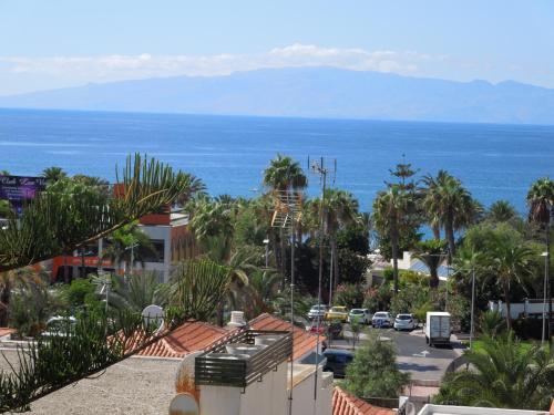 Tropical, Fantastic Apartment Close To The Beach With Pool, Sea-View, Wifi, Sat-Tv