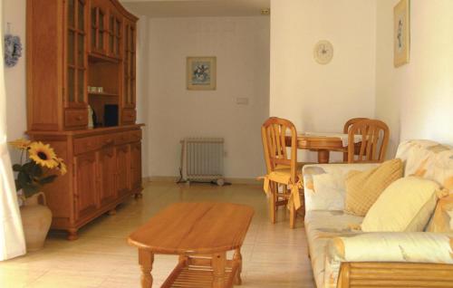 Two-Bedroom Apartment Guardamar del Segura 09