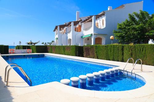 Uhc Arenal Family Complex