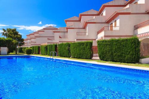 Uhc Arenal Ii Family Complex