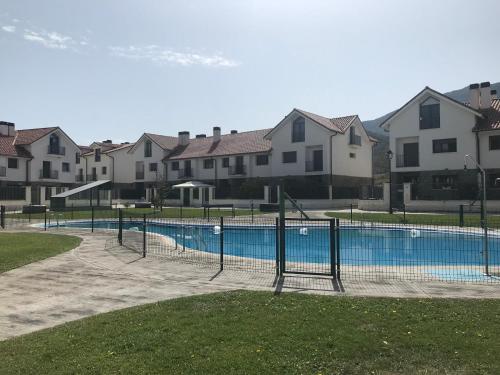 Urko Adosado 8 Personas 160 M2 De Terraza Y Piscina