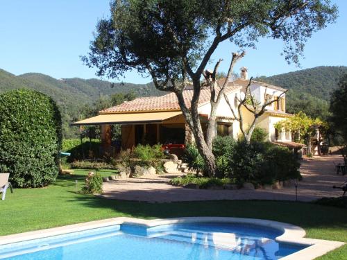 Serene Villa in Calonge with Private Swimming Pool