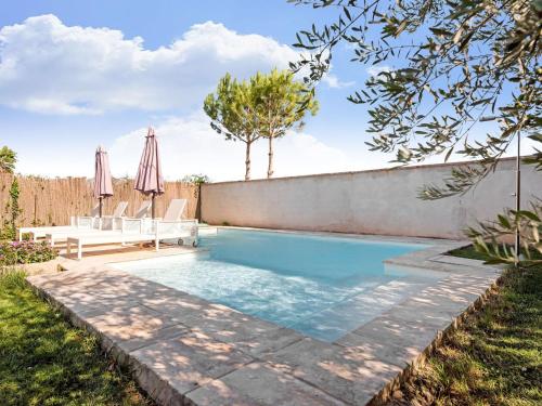 Vibrant Holiday Home in Fraga with Private Pool