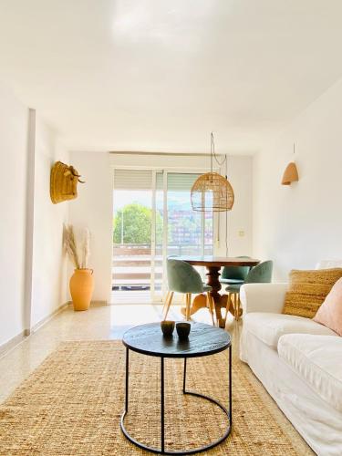 Vida Vibrante - 50m from the Arenal Beach - Private Parking