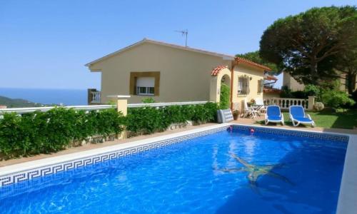 Villa - 3 Bedrooms with Pool, WiFi and Sea views young people group not allowed - 04812