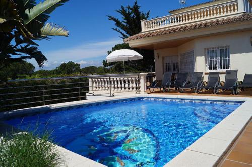Villa - 4 Bedrooms with Pool, WiFi and Sea views young people group not allowed - 07933