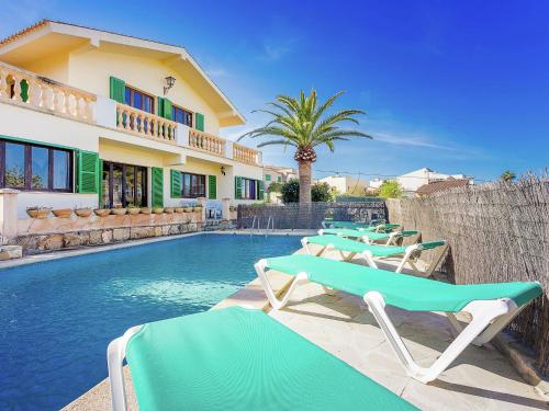 Serene Villa in Portocolom with Private Swimming Pool