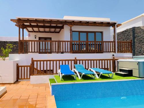 Villa 64, Vista Lobos, private heated salt pool x hot tub, Playa Blanca